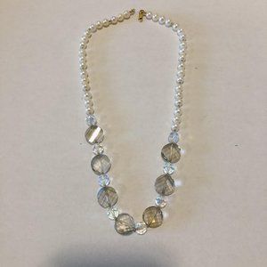 NWOT Pearl Necklace with gold accents